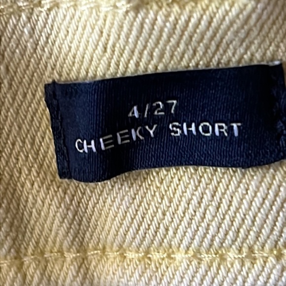 Gap Cheeky Jean shorts Size 27 - Picture 4 of 5
